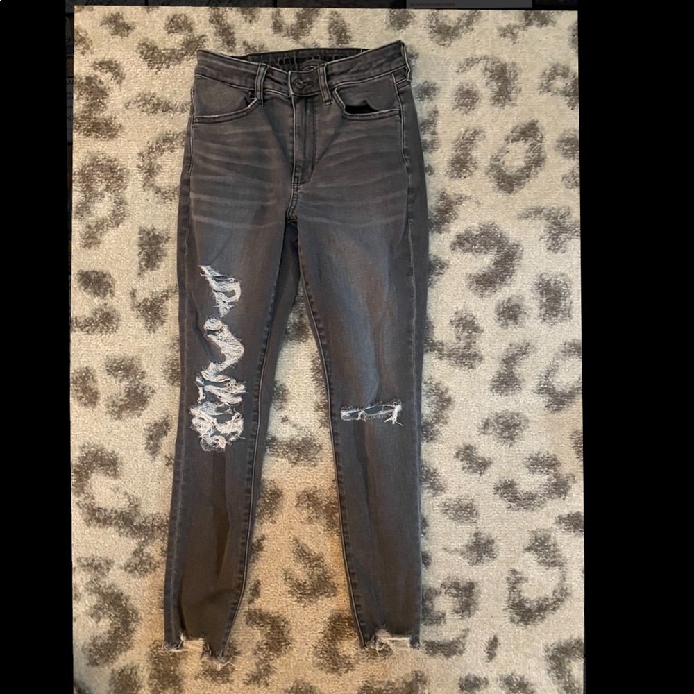 American Eagle high waisted jeans. Size 2 short